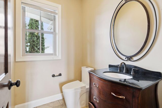 22 Leaf Wing Drive, North Oaks, MN 55127