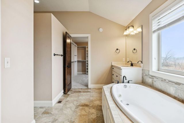 22 Leaf Wing Drive, North Oaks, MN 55127