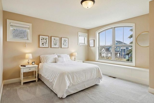 22 Leaf Wing Drive, North Oaks, MN 55127