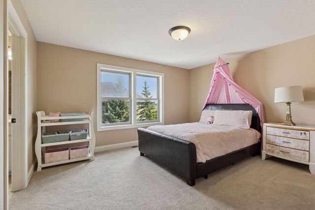 22 Leaf Wing Drive, North Oaks, MN 55127