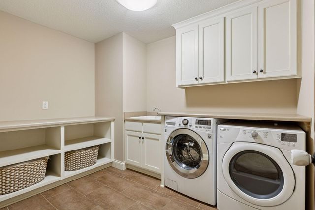 22 Leaf Wing Drive, North Oaks, MN 55127