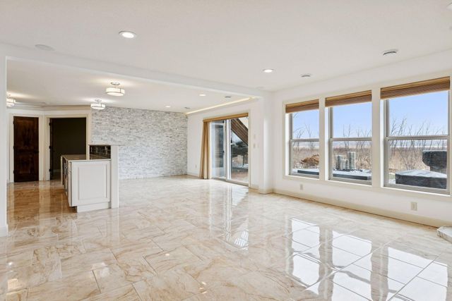 22 Leaf Wing Drive, North Oaks, MN 55127