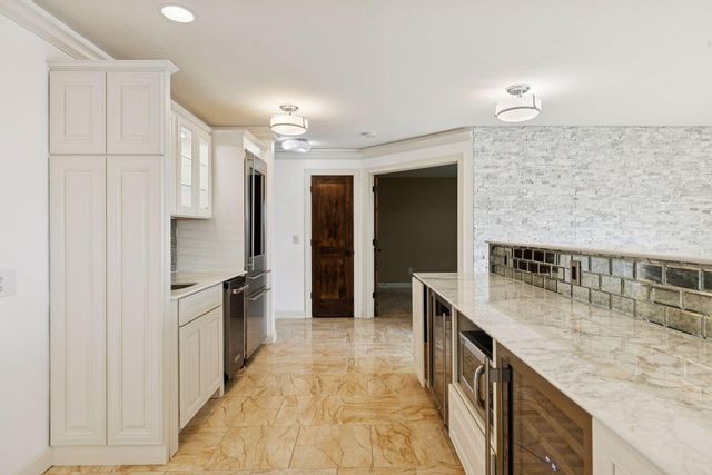 22 Leaf Wing Drive, North Oaks, MN 55127