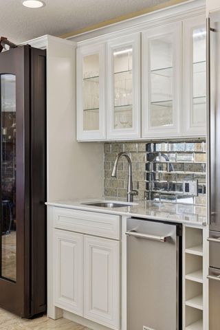 22 Leaf Wing Drive, North Oaks, MN 55127