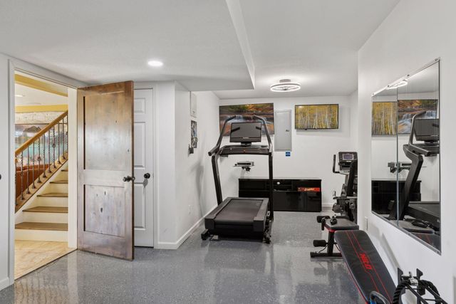 22 Leaf Wing Drive, North Oaks, MN 55127