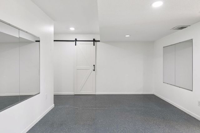 22 Leaf Wing Drive, North Oaks, MN 55127