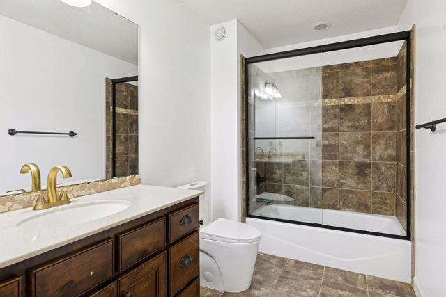 22 Leaf Wing Drive, North Oaks, MN 55127