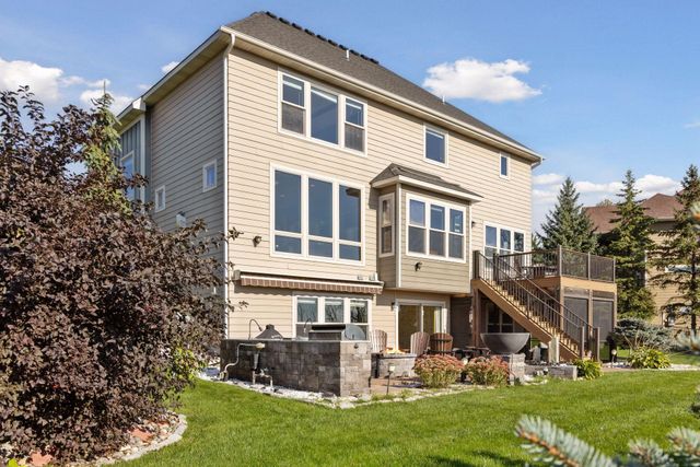 22 Leaf Wing Drive, North Oaks, MN 55127