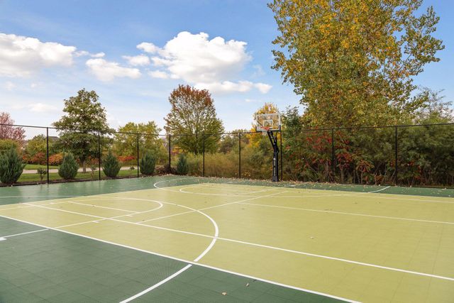 22 Leaf Wing Drive, North Oaks, MN 55127