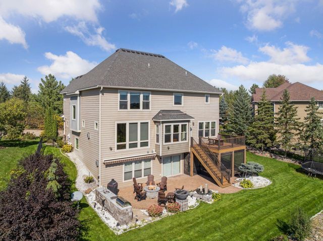 22 Leaf Wing Drive, North Oaks, MN 55127