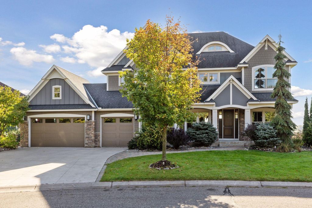 22 Leaf Wing Drive, North Oaks, MN 55127