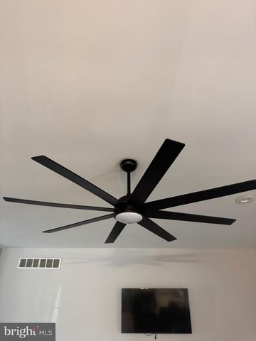 10342 FRIENDSHIP RD, Berlin, MD 21811