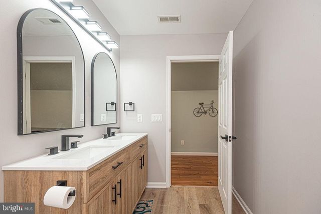 10342 FRIENDSHIP RD, Berlin, MD 21811