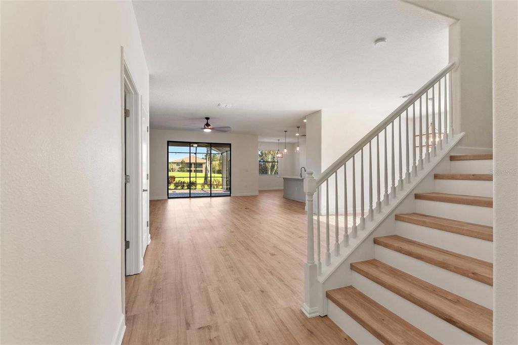 Image 4 of property listing at 1359 PALMETTO DUNES STREET, Davenport, FL 33896