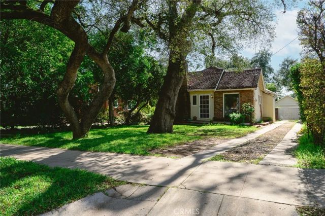 2038 Oakwood Street, Pasadena, CA 91104