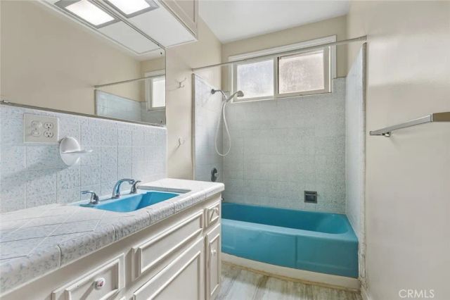 2038 Oakwood Street, Pasadena, CA 91104