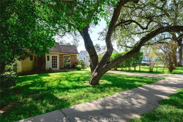 2038 Oakwood Street, Pasadena, CA 91104