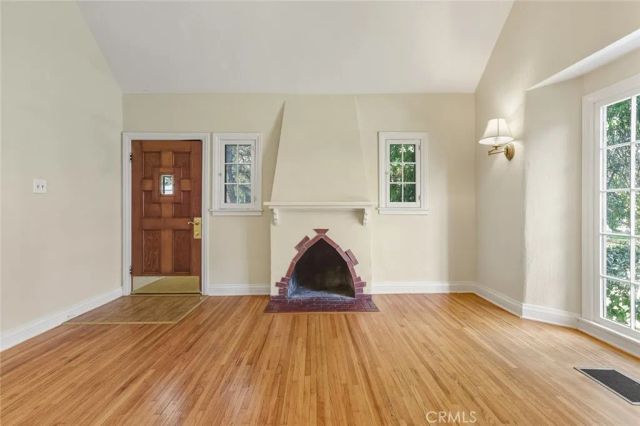 2038 Oakwood Street, Pasadena, CA 91104