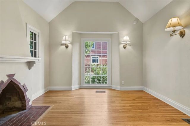 2038 Oakwood Street, Pasadena, CA 91104