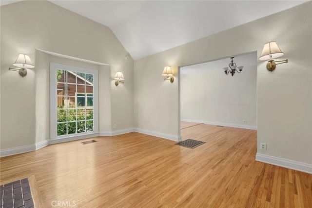 2038 Oakwood Street, Pasadena, CA 91104