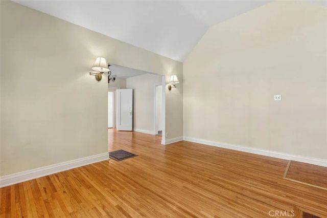 2038 Oakwood Street, Pasadena, CA 91104