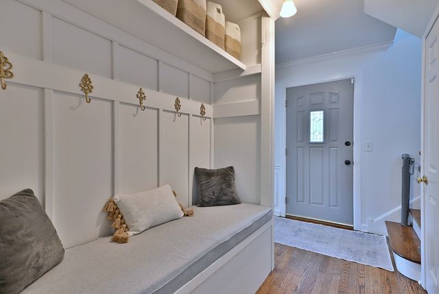 593 S Edgewood Avenue, Elmhurst, IL 60126