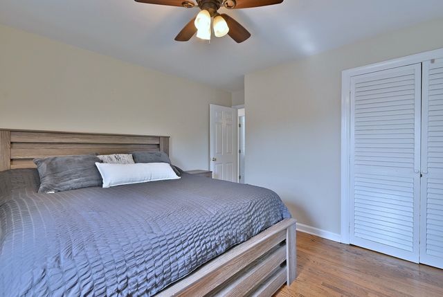 593 S Edgewood Avenue, Elmhurst, IL 60126