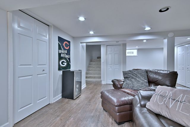 593 S Edgewood Avenue, Elmhurst, IL 60126