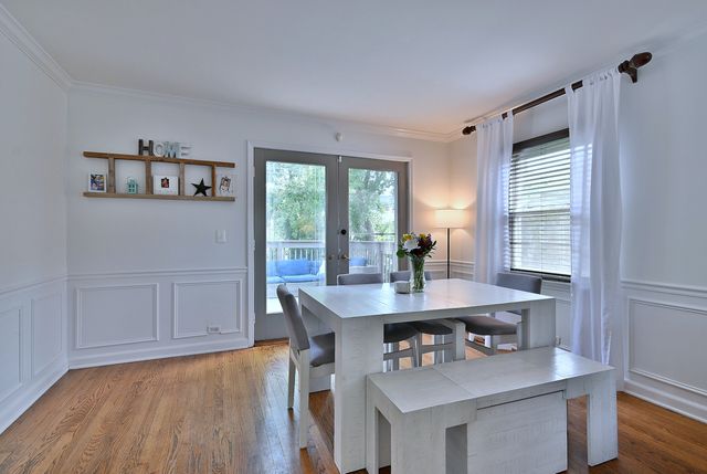 593 S Edgewood Avenue, Elmhurst, IL 60126