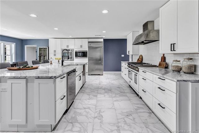 23 Meeting House Road, Greenwich, CT 06831