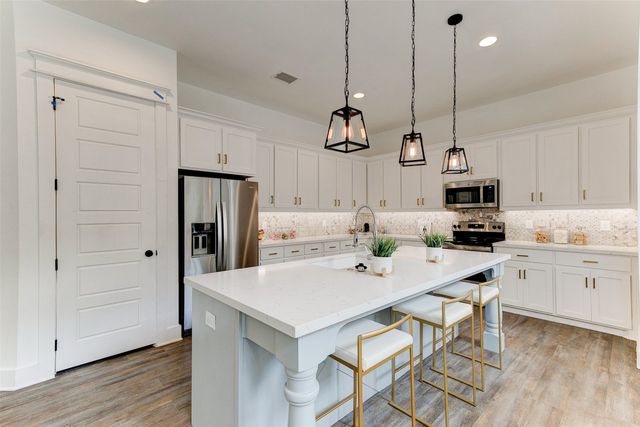2928 Livingston Avenue, Fort Worth, TX 76110