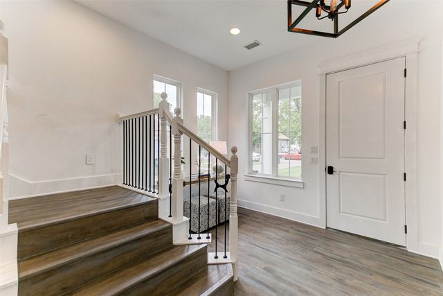 2928 Livingston Avenue, Fort Worth, TX 76110