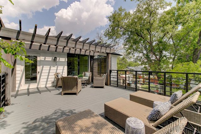 2928 Livingston Avenue, Fort Worth, TX 76110