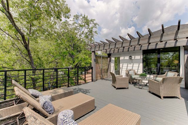 2928 Livingston Avenue, Fort Worth, TX 76110