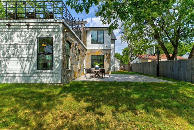 2928 Livingston Avenue, Fort Worth, TX 76110