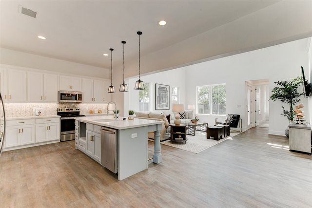 2928 Livingston Avenue, Fort Worth, TX 76110