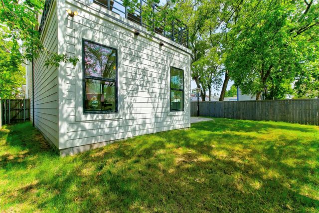 2928 Livingston Avenue, Fort Worth, TX 76110