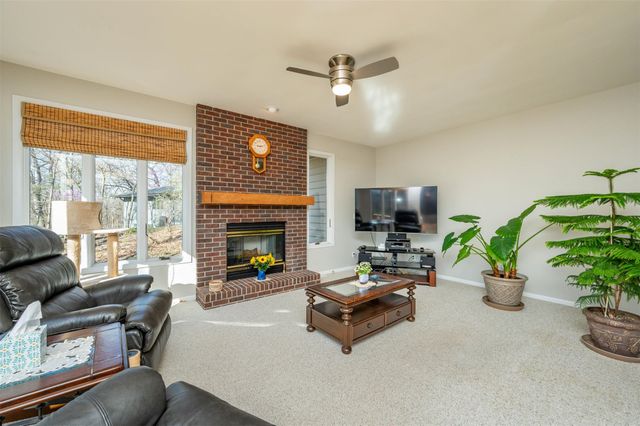 3800 Phoenix Street, Ames, IA 50014