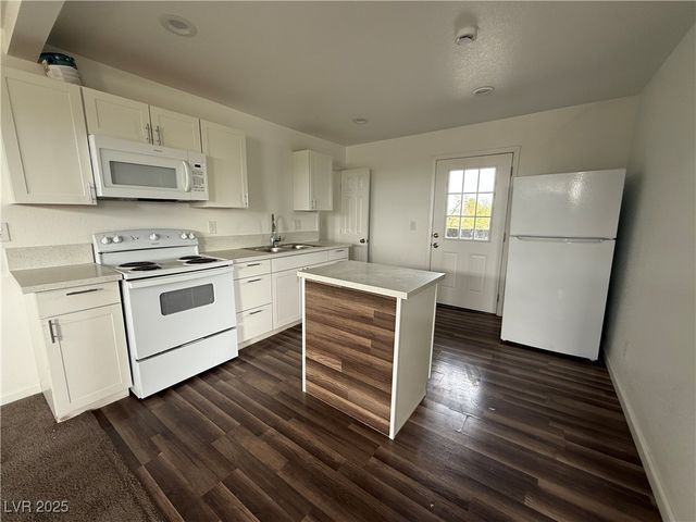 641 West Street, Pahrump, NV 89048