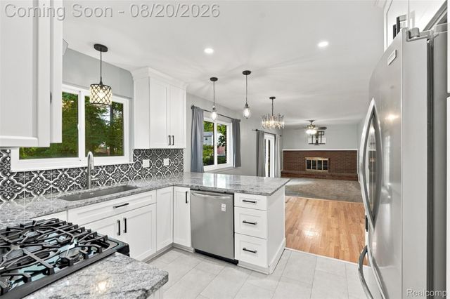 14440 Hubbard Street, Livonia, MI 48154