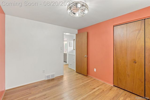 14440 Hubbard Street, Livonia, MI 48154