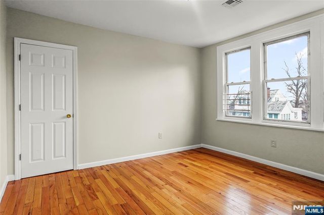 117 Parkview Terrace 3, Newark, NJ 07112