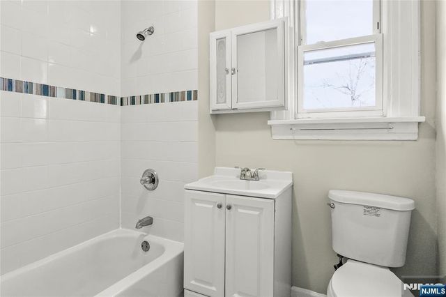 117 Parkview Terrace 3, Newark, NJ 07112