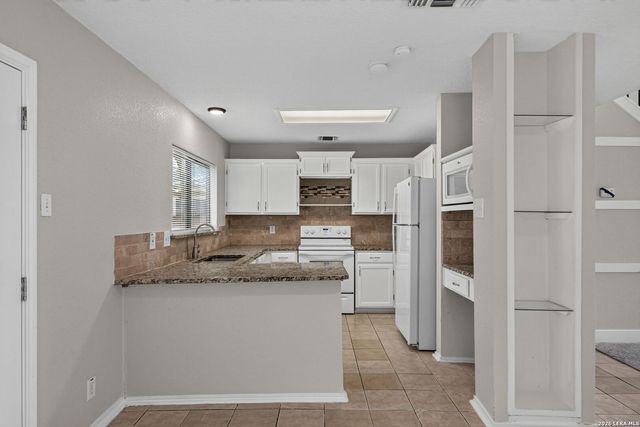 7106 Warrior Trl, San Antonio, TX 78244