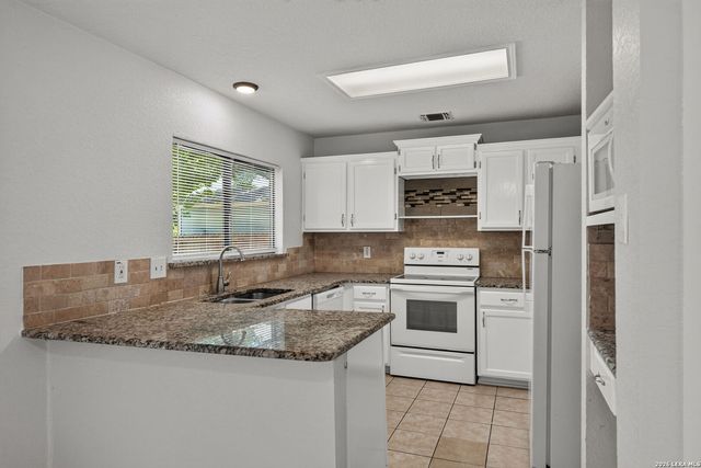 7106 Warrior Trl, San Antonio, TX 78244