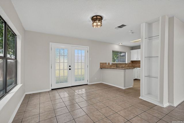 7106 Warrior Trl, San Antonio, TX 78244