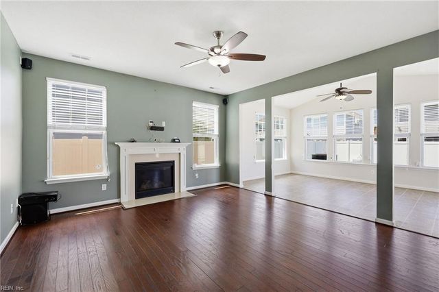2101 Beeblossom LN, Chesapeake, VA 23323