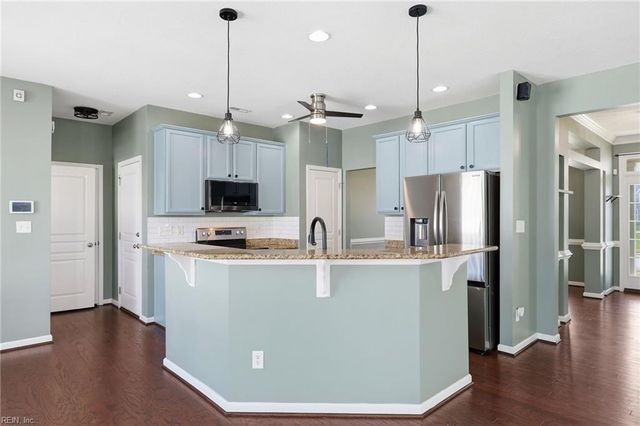 2101 Beeblossom LN, Chesapeake, VA 23323
