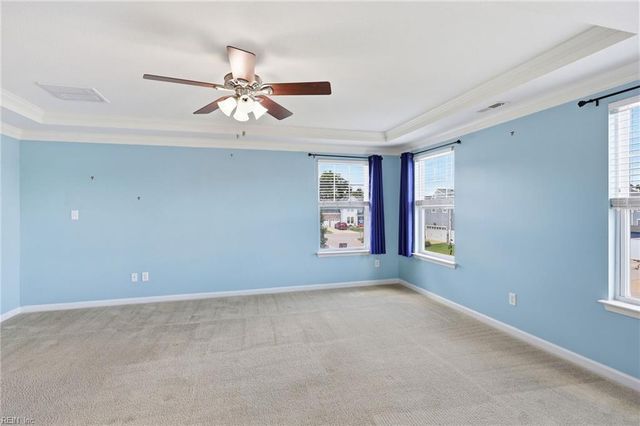 2101 Beeblossom LN, Chesapeake, VA 23323