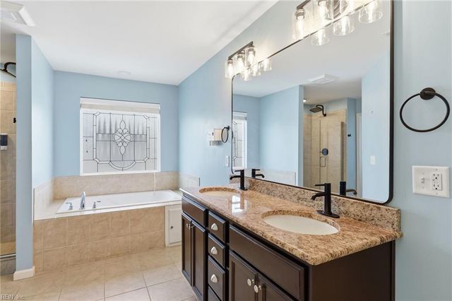 2101 Beeblossom LN, Chesapeake, VA 23323